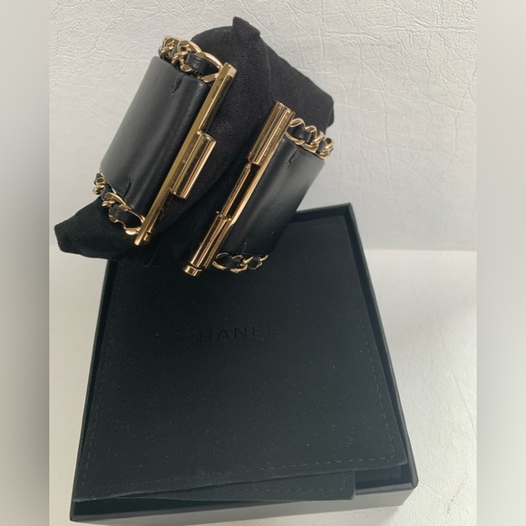 CHANEL Black Lambskin Leather Cuff Bracelet Gold Chain Trim - Picture 3 of 9
